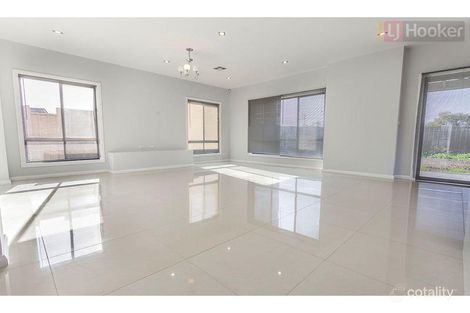 Property photo of 36 Brunswick Crescent Craigieburn VIC 3064