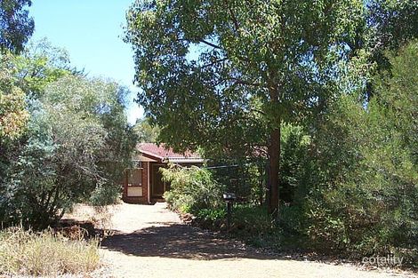 11 Hope Cres, Lesmurdie, WA 6076