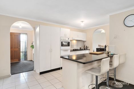Property photo of 4 Ashlene Grove Carrum Downs VIC 3201