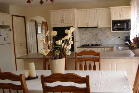 Property photo of 8 Citrine Close Bossley Park NSW 2176