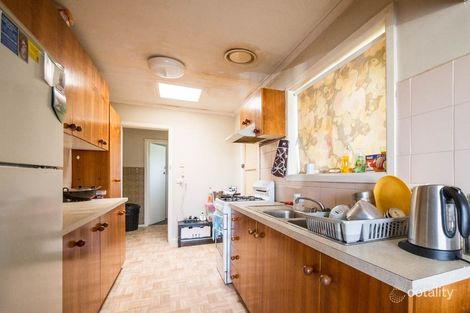 Property photo of 30 Lima Street St Albans VIC 3021