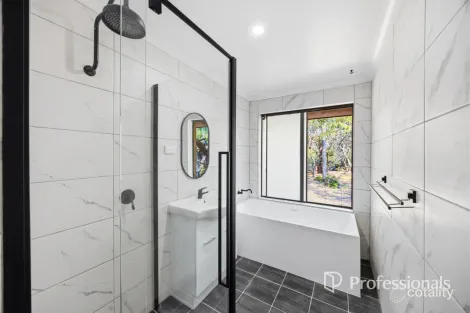 Property photo of 12 Barnes Avenue Australind WA 6233