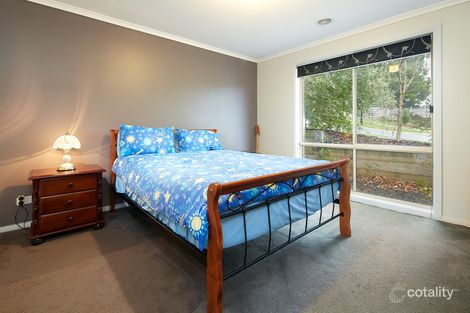 Property photo of 18 Miller Close Drouin VIC 3818