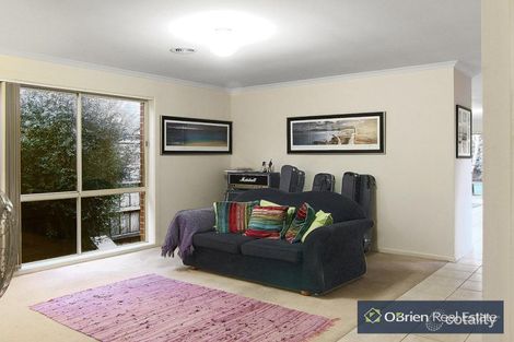 Property photo of 34 Hancock Drive Berwick VIC 3806