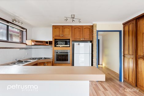 Property photo of 43 Karoola Road Lindisfarne TAS 7015