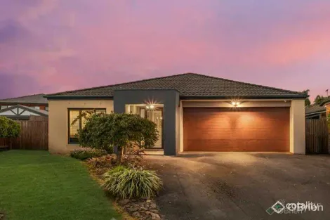 3 Petrel Pl, Berwick, VIC 3806