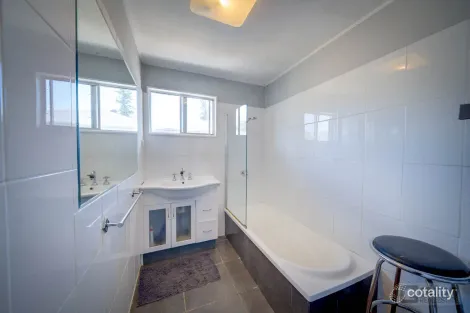 Property photo of 8 Yates Street Gatton QLD 4343