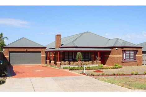 Property photo of 12 Imperial Court Hillside VIC 3037