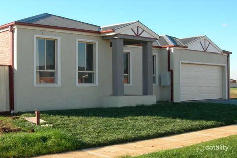 2/3 Sirius Way, Kurunjang, VIC 3337