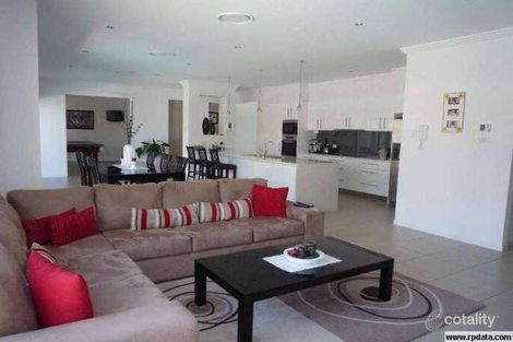 Property photo of 2 Parkview Place Helensvale QLD 4212