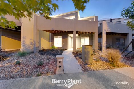 Property photo of 61 Lakeside Boulevard Pakenham VIC 3810