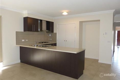Property photo of 10 Yumbarra Parade Wollert VIC 3750
