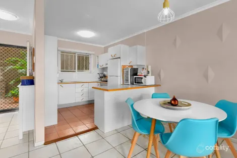 Property photo of 2/21 Arran Avenue Hamilton QLD 4007