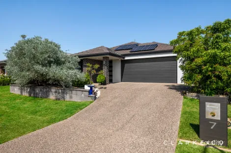 7 Arrowfield St, Cliftleigh, NSW 2321