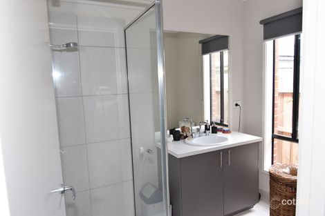 Property photo of 15 Portrush Loop Armstrong Creek VIC 3217