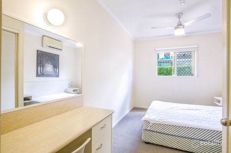 Property photo of 104/85 Deakin Street Kangaroo Point QLD 4169