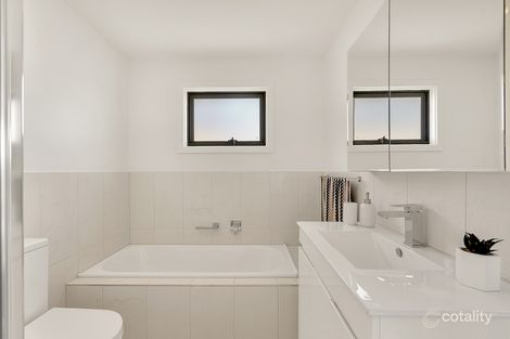 Property photo of 2/24-26 Don Street Reservoir VIC 3073