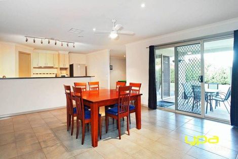 Property photo of 24 Indigo Square Brookfield VIC 3338