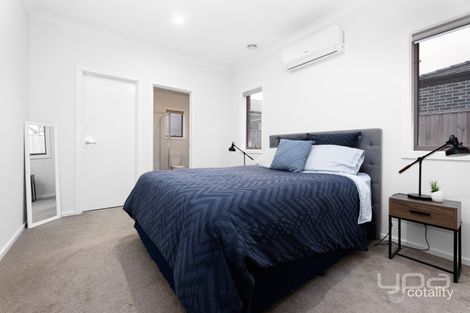 Property photo of 21 Bloom Avenue Greenvale VIC 3059