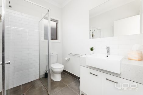 Property photo of 21 Bloom Avenue Greenvale VIC 3059