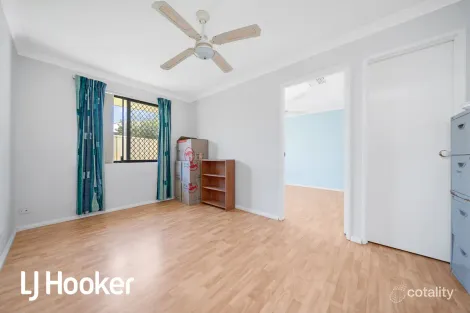 Property photo of 5 Mandora Bend Carramar WA 6031