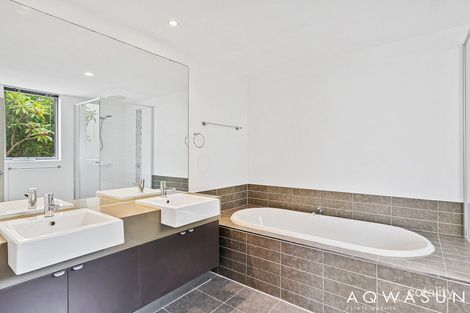 Property photo of 23 Malone Loop Meadow Springs WA 6210