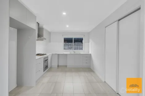 Property photo of 21 Ayesha Avenue Melton South VIC 3338