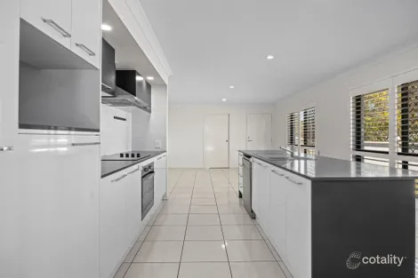 Property photo of 2/52 Foxtail Road Ripley QLD 4306