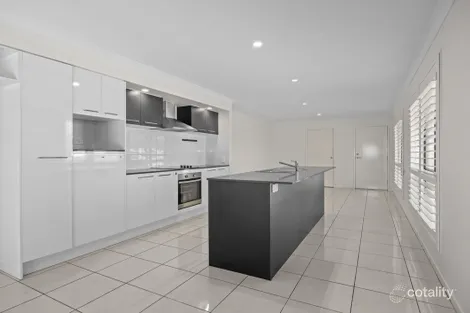 Property photo of 2/52 Foxtail Road Ripley QLD 4306