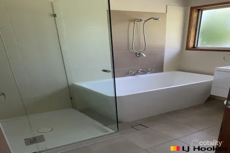 Property photo of 3 Jeffery Place Moruya NSW 2537