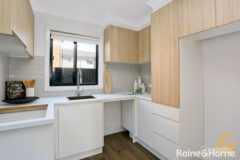 Property photo of 2/165 Canberra Street St Marys NSW 2760