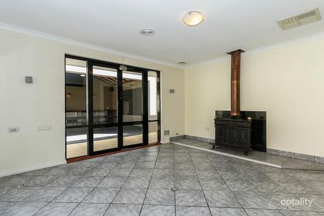 Property photo of 1 Jaeger Court High Wycombe WA 6057