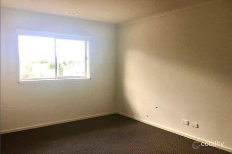 Property photo of 2 Hartland Rise Cobblebank VIC 3338
