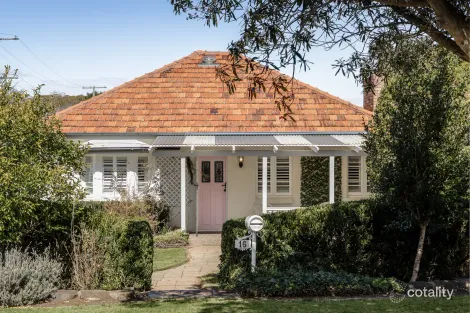 Property photo of 16 Rhyde Street Mount Lofty QLD 4350