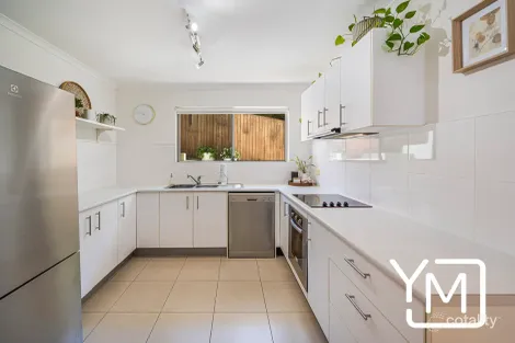 Property photo of 3 Amberly Circle Little Mountain QLD 4551