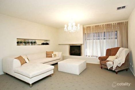 Property photo of 3 Pawleena Circuit Cairnlea VIC 3023