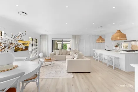 Property photo of 3 Kingfisher Way Warriewood NSW 2102