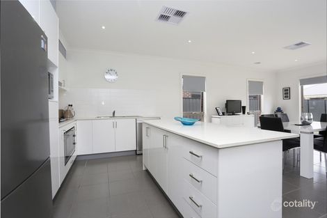 Property photo of 7 Brio Drive Craigieburn VIC 3064