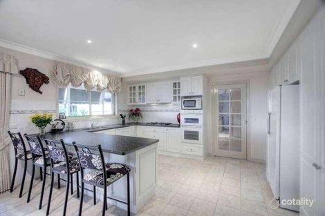 Property photo of 30 Yaldara Drive Berwick VIC 3806