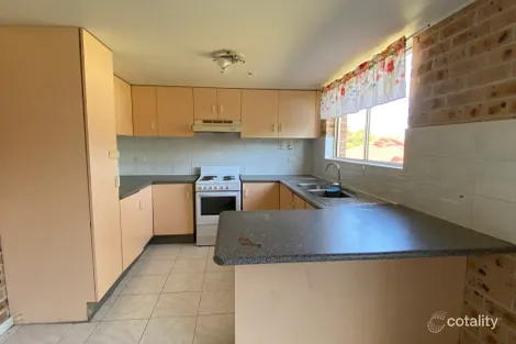 Property photo of 11 Hollydene Crescent Edensor Park NSW 2176