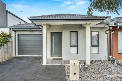 Property photo of 7 Martinshaw Road Mickleham VIC 3064