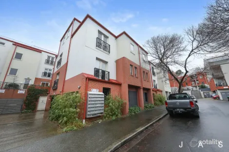 28/8 Howlett St, Kensington, VIC 3031