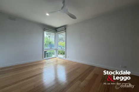 Property photo of 170 Erinbank Crescent Westmeadows VIC 3049