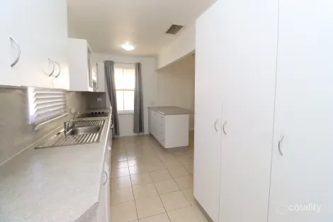 18 Oxide St, Miles End, QLD 4825