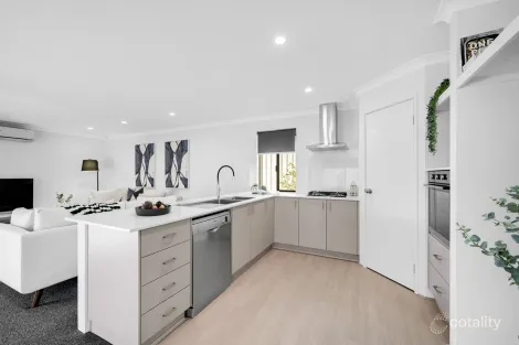 Property photo of 37 Gnangara Road Madeley WA 6065