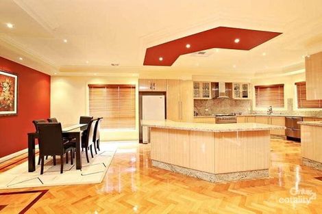Property photo of 18 Madeira Court Roxburgh Park VIC 3064