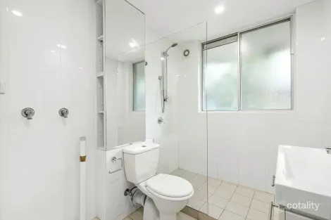 Property photo of 9/10 Queens Parade Newport NSW 2106