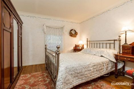 Property photo of 2/2 Prujoy Place West Albury NSW 2640