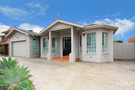 33 Salamander Dr, Taylors Lakes, VIC 3038