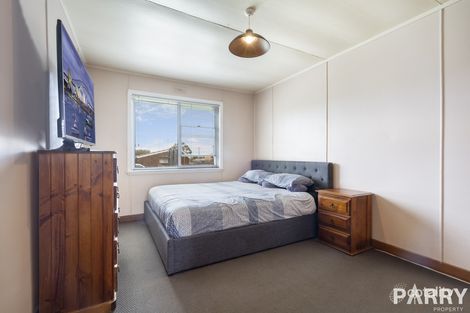 Property photo of 15 Cook Crescent Mayfield TAS 7248